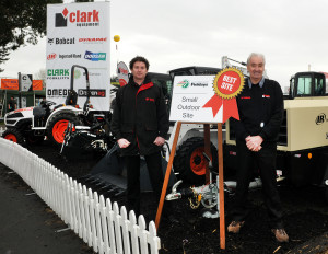 Small outdoor site winners, Warwick Reid and Terry Borrie