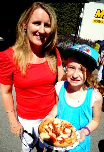 Trish and Emilie Smithson, with the pizza Emilie topped.